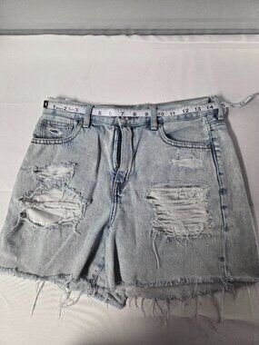 American Eagle Distressed Denim Shorts Women’s Size 4 Light Wash Cutoff Raw Hem